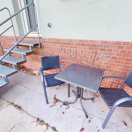 Sweethome - Business-Apartment Mit Kueche, Terrasse, Stellplatz Магдебург Екстериор снимка